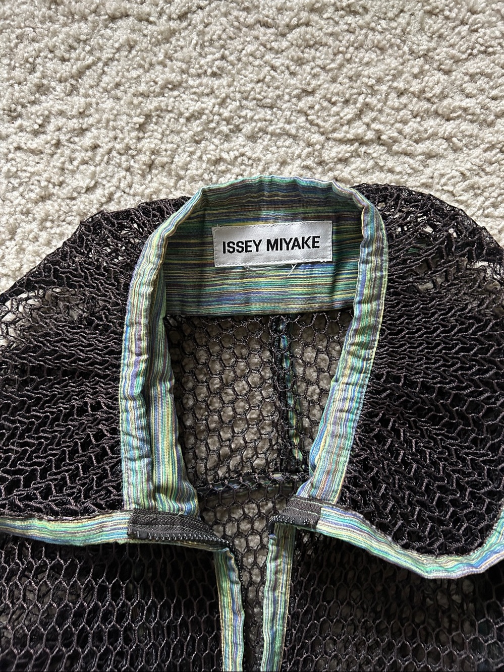 Issey Miyake vintage 1997 runway Mesh Statement Jacket with Green Trim - Picture 3 of 3